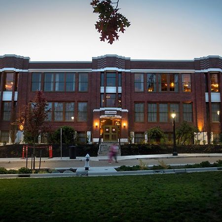 Mcmenamins Anderson School Bothell Exterior foto
