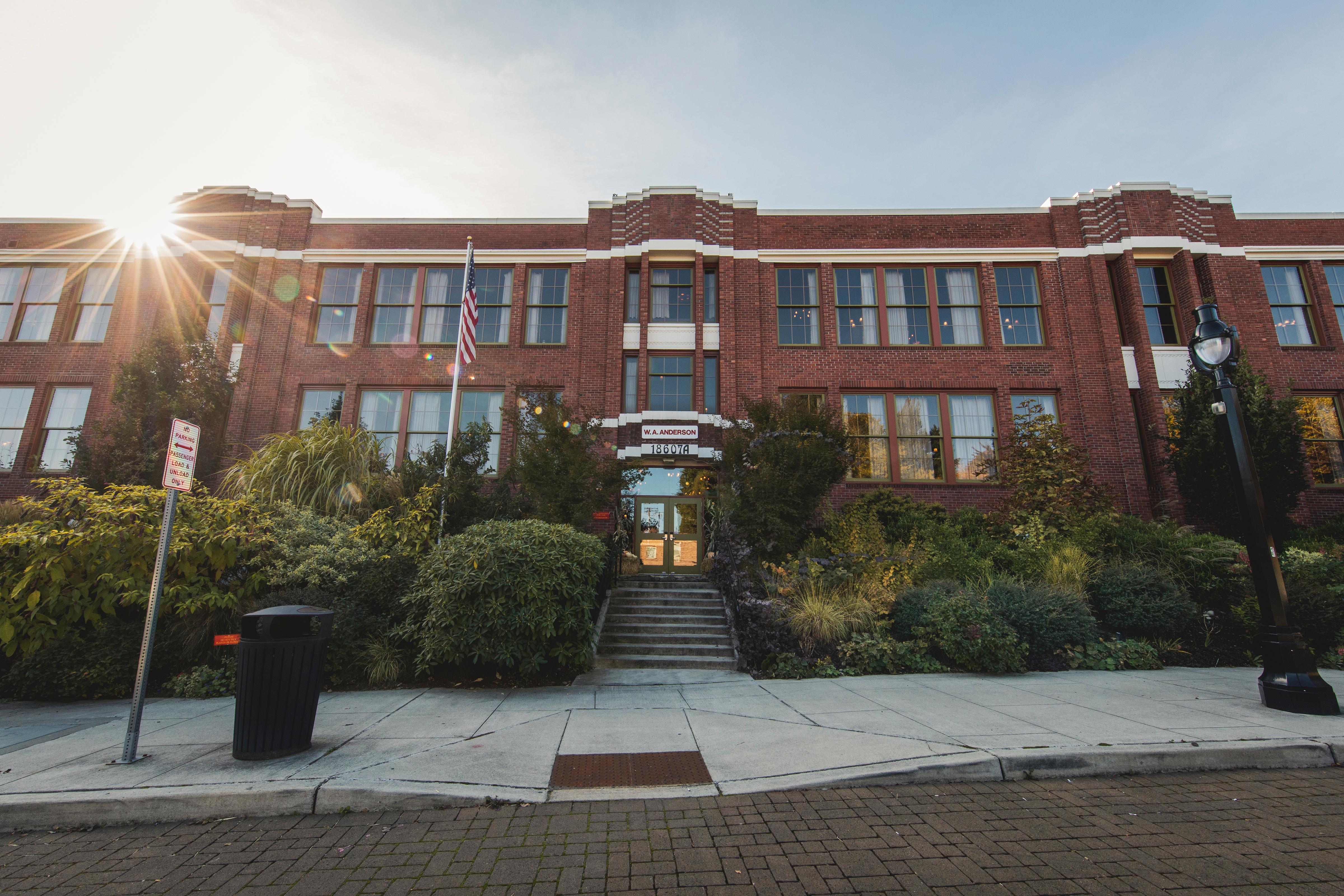 Mcmenamins Anderson School Bothell Exterior foto