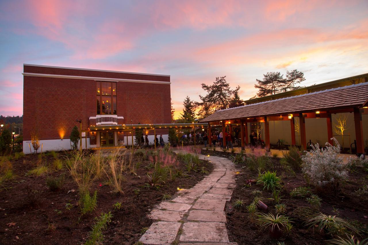 Mcmenamins Anderson School Bothell Exterior foto